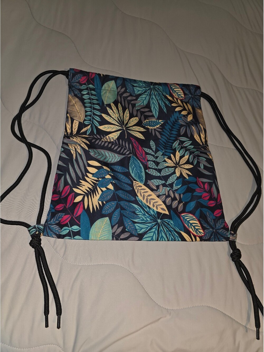 Hawaiian Print Drawstring Backpack - Excellent Condition - Picture 4 of 6